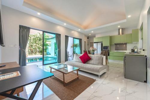 Ban Saiyuan Villa | V193 Next-Door Villas 6BR 2 Pools For Group Vibe!