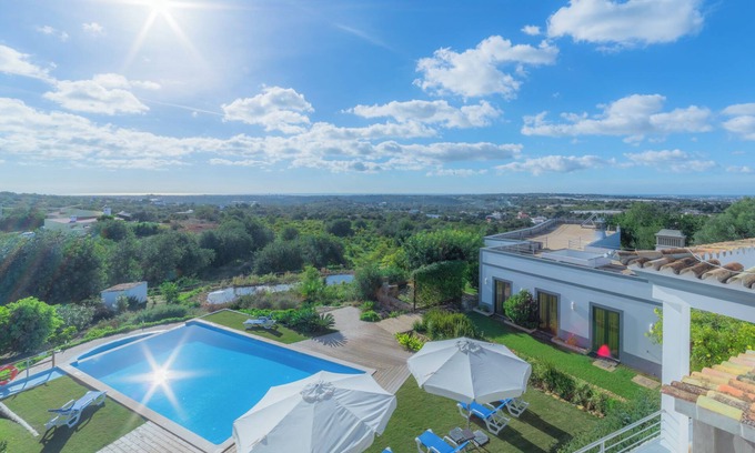 Ariolos Villa | V3 Casa Aríolos I in Estoi with Pool & Spa Amenities