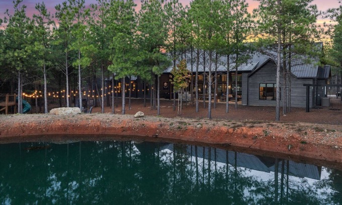 Pickens Cabin | Vacana L&S, 2 Cabins-Game Area-Roulette Arcade,Fun Slide,Pets