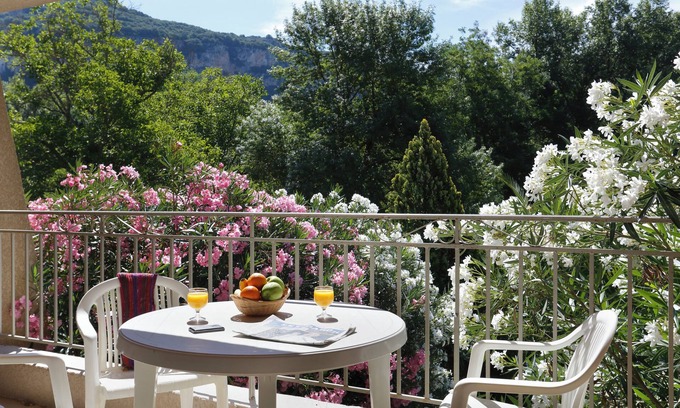 Vallon-Pont-d'Arc Other | Cozy Getaway at Vacancéole - Le Domaine de Chames