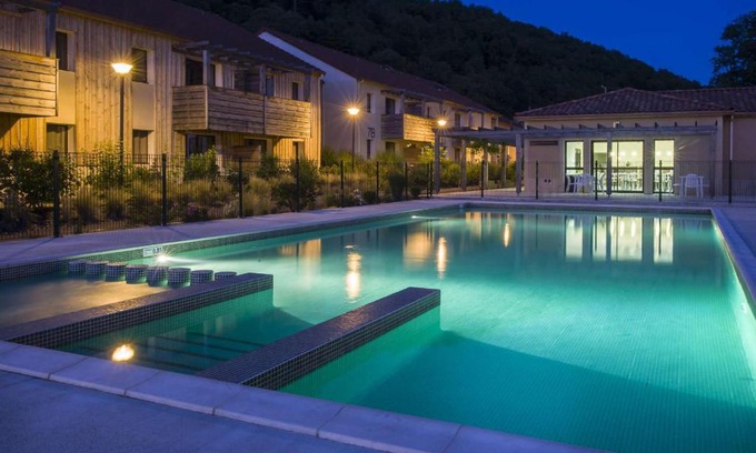 Les Eyzies Apartment | Comfortable Stay at Vacancéole - Résidence Le Clos du Rocher