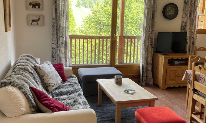 Les Claux Apartment | Unforgettable Getaway in Vars les Claux: Pet-Friendly Stay