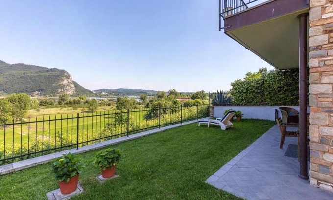 Cremignane Apartment | Pet-Friendly Retreat at Casa Vacanze Iseo & Franciacorta