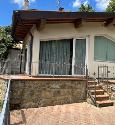 Giugnano House | Relaxing Vacanze Toscane with Pet & Child-Friendly Amenities