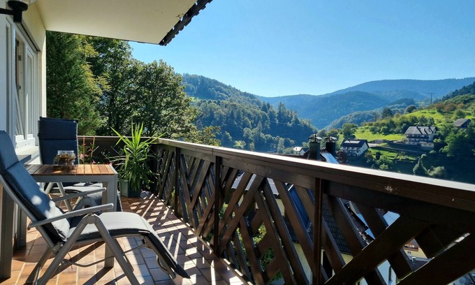 Bad Peterstal-Griesbach Apartment | Scenic Vacation Apartment Panter with Dream Black Forest Views