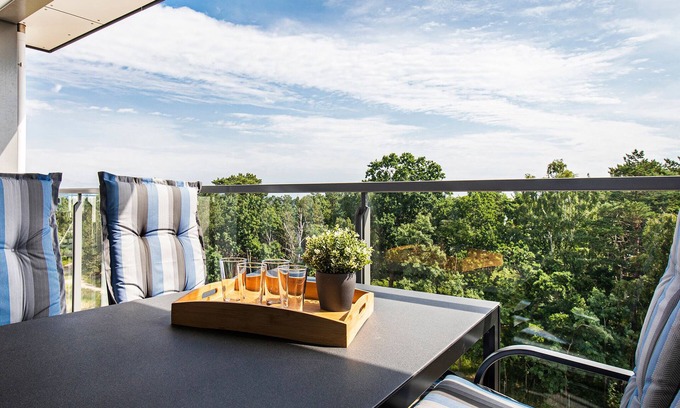 Prora Apartment | Spacious Oceanfront Apartment for 6 in Binz, Perfect Getaway