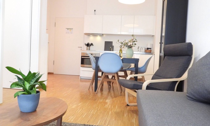 Endingen am Kaiserstuhl Apartment | Cozy 1-Bedroom Apartment with Kitchen & Breakfast Options