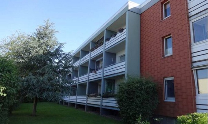 Langen b. Bremerhaven Apartment | Explore "Lilie" Vacation Apartment in Bremerhaven, 9.2/10