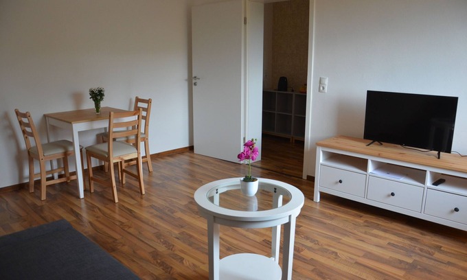 Hornstorf Apartment | Cozy Apartment for 4 with Ocean View in Rüggow