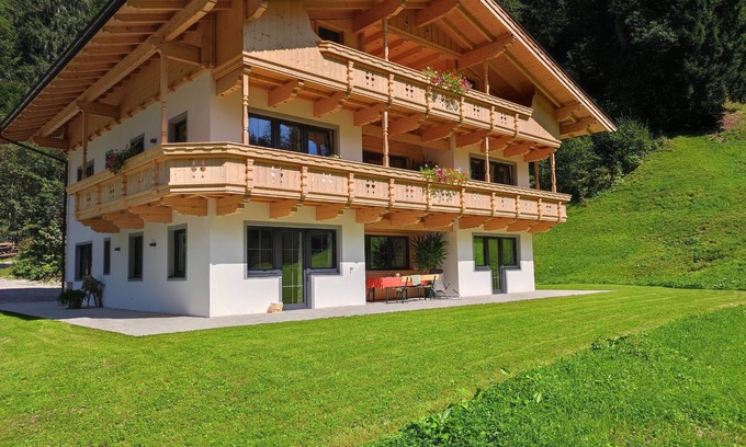 Wildschoenau Apartment | Spacious Oberau Wildschönau Apartment for 5 Guests