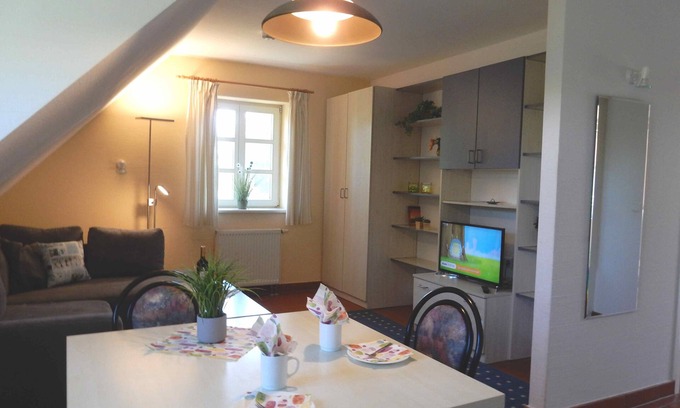Kreptitz Apartment | Cozy Oceanfront Apartment for 4 Guests in Dranske