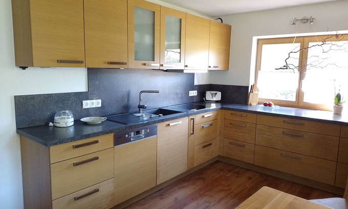 Marktschellenberg Apartment | Ideal Family Apartment for 4 with Balcony in Haus Blumreit