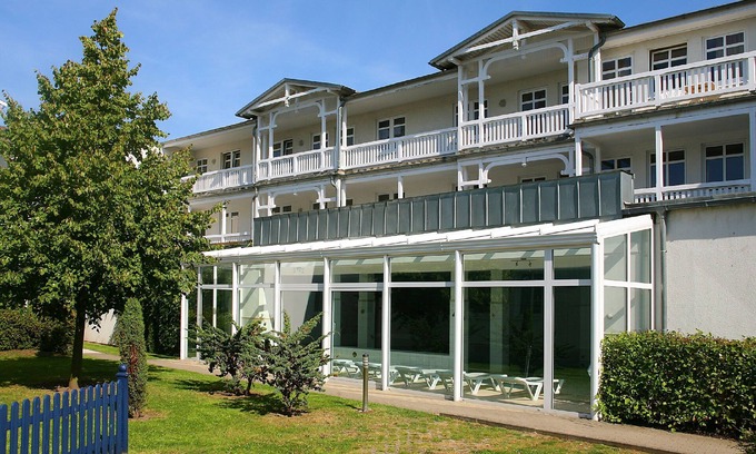 Gohren Apartment | Guest Rated 10/10: Oceanfront Apartment with Pool & Sauna