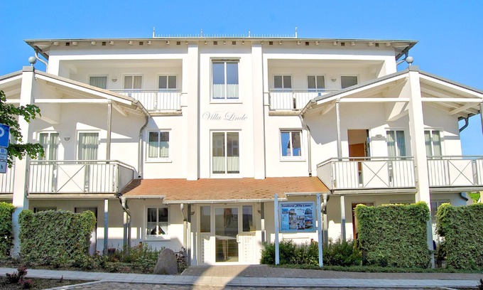 Gohren Apartment | Central Vacation Apartment with Balcony - Villa Linde FeWo 30