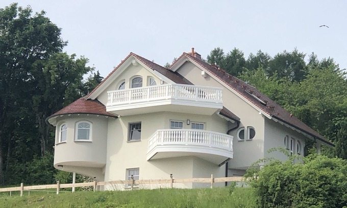 Kaltensundheim Apartment | Scenic Apartment Graswald with Breathtaking Rhön Views