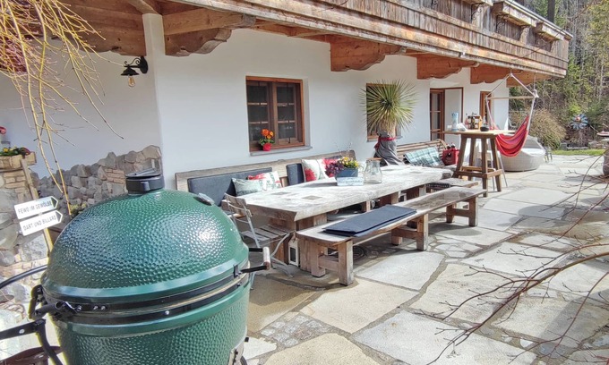 Kiefersfelden Apartment | Cozy Vacation Apartment with Pool and Ocean View for 5
