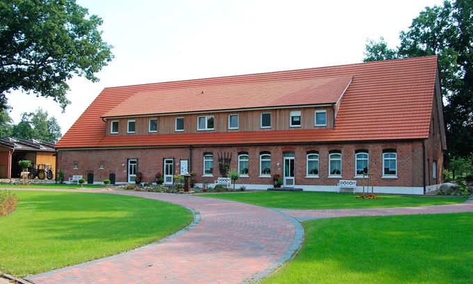 Lahden Apartment | Spacious Apartment for 5 with Kitchen in Lähden-Herßum