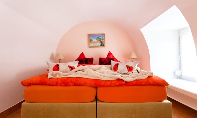 Ebnet Apartment | Charming 1-Bedroom Vacation Apartment with Kitchen & Breakfast