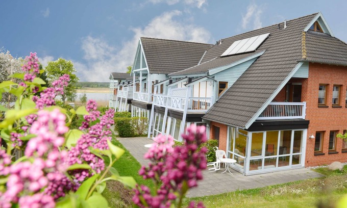 Neuensien Apartment | Family-Friendly Retreat: Vacation Apartment 15 at Fischerhaus