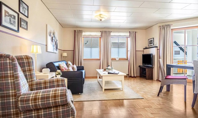 Neufrach Apartment | Stylish 2-Bedroom Apartment with Kitchen & Breakfast Included