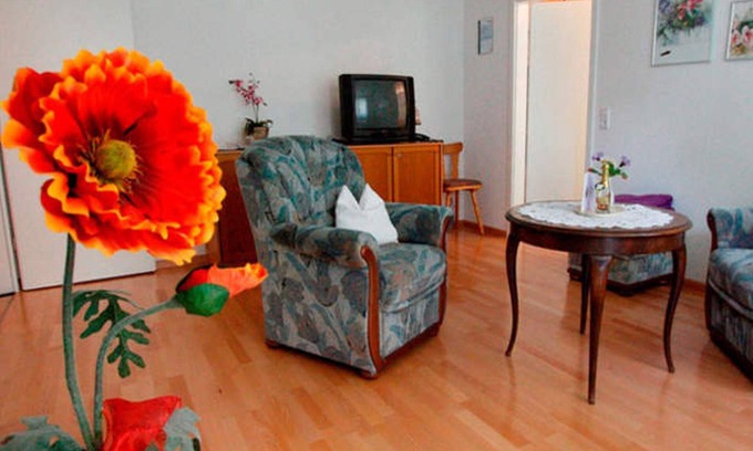 Stuhlinger-Eschholz Apartment | Perfect Getaway: 54sqm Vacation Apartment for Two