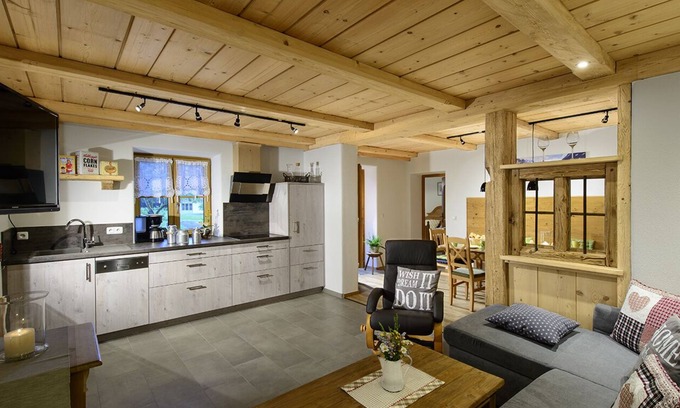 Ruhpolding Apartment | Family-Friendly Apartment with Balcony in Kienberg