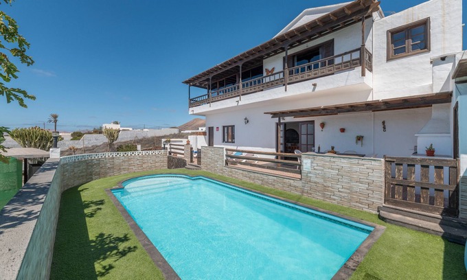 La Asomada Apartment | Vacation Apartment 'Andres House' with Sea View, Private Pool and Wi-Fi
