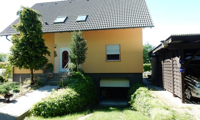 Spremberg Apartment | Cozy Apartment for 5 with Ocean View in Spremberg
