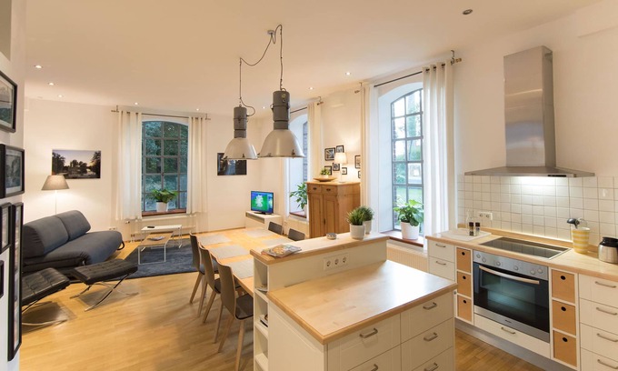 Stadtlohn Apartment | Spacious Vacation Apartment for 8 with Ocean View in Stadtlohn