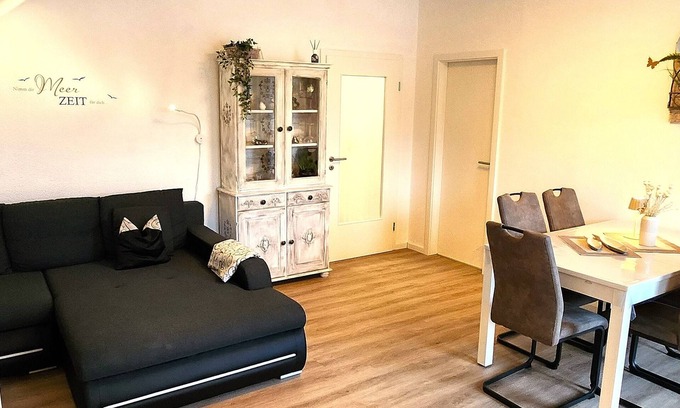 Nordseebad Burhave Apartment | Cozy Oceanfront Apartment for 6 Guests in Burhave