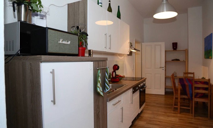 Suedvorstadt Apartment | Spacious 82m² Apartment for 6 Guests in Leipzig