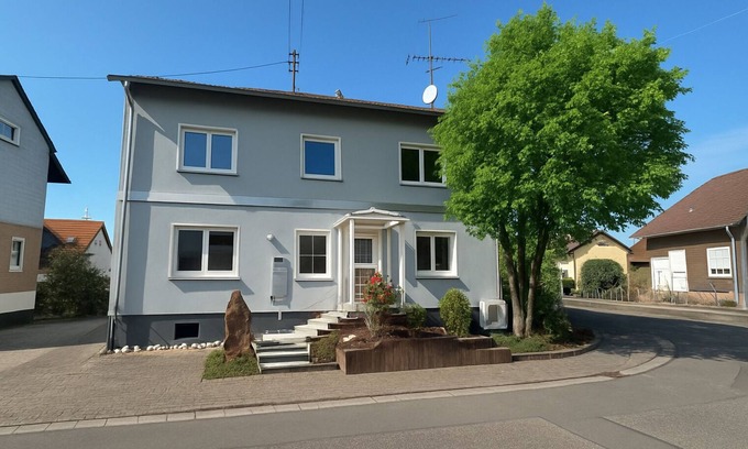 Neuburg am Rhein Apartment | Vacation apartment/apartment for 6 guests with 78m² in Neuburg (298051)