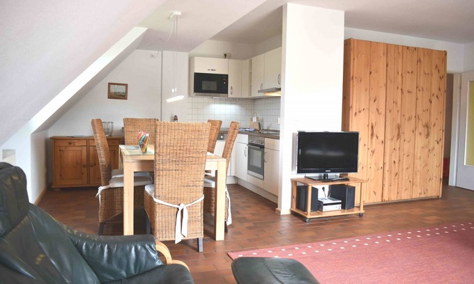 Ostseebad Prerow Apartment | Oceanfront Getaway for 6 Guests in Prerow - Rated 9/10