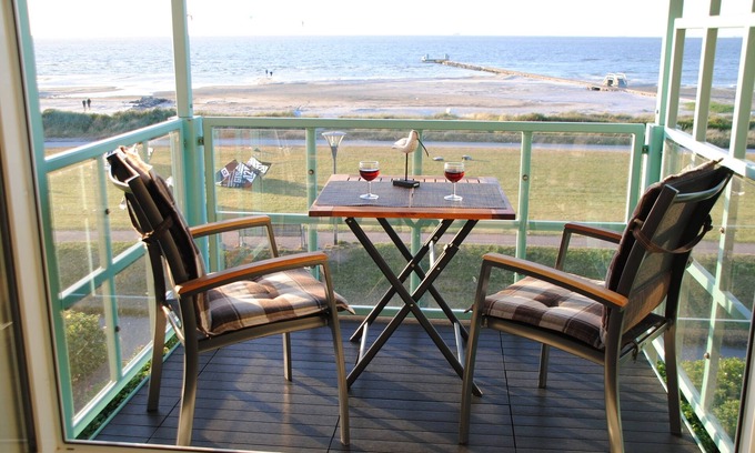 Stein Apartment | Stylish Apartment with Ocean View for 4 Guests in Stein