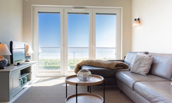 Haffkrug Apartment | Beach 66: Exceptional Ocean View Apartment in Haffkrug