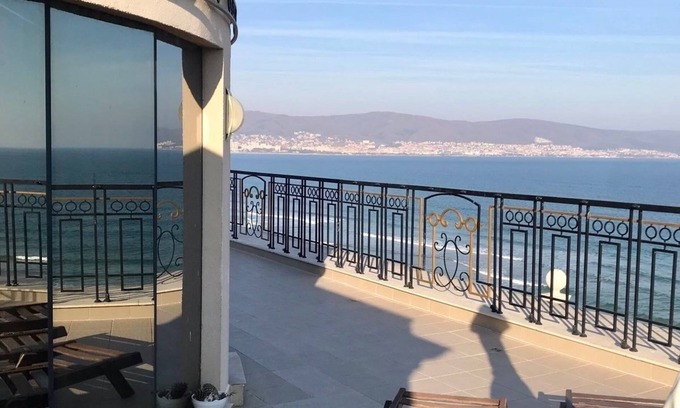 Sunny Beach Apartment | Spacious 6-Person Apartment with Oceanfront Views in Sunny Beach