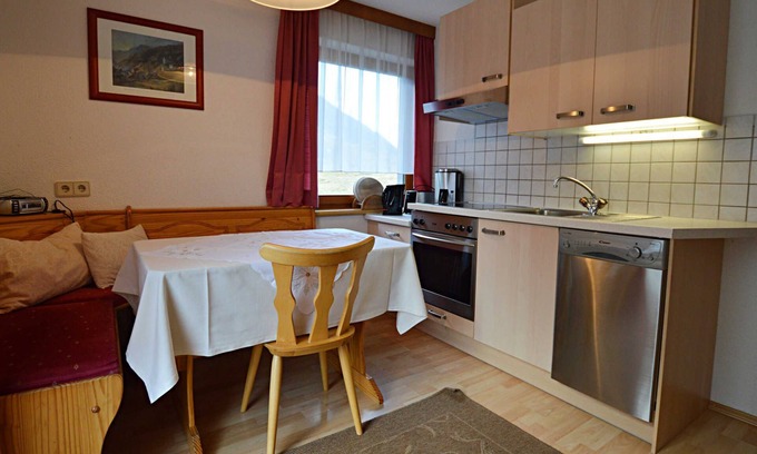 Sautens Apartment | Oceanfront Getaway: Aktiv-Ferienwohnungen Pienz-Bobnar
