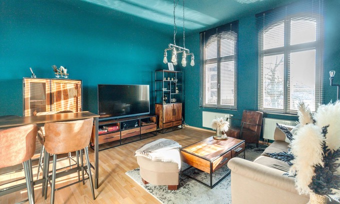 Heumarkt Condo | Cozy Charlotte Apartment by the Elbe with Free Parking