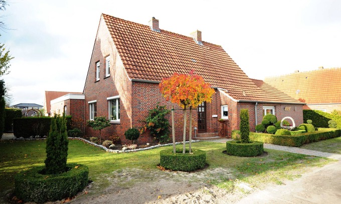 Warsingsfehn Apartment | Pet-Friendly Holiday Apartment Frieda Schilling with Ocean View