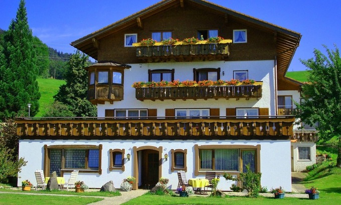 Ofterschwang Apartment | Perfect Apartment for 4 with Ocean View and Spa Access