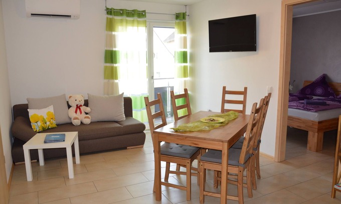 Rheinhausen Apartment | Perfect Getaway: Apartment for 6 in Rheinhausen