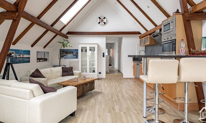 Bachenbrock Apartment | Cozy Oceanfront Apartment for 4 Guests in Steinkirchen