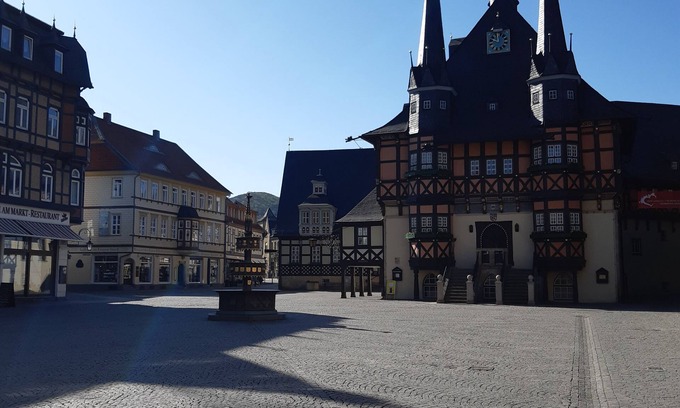 Wernigerode Old Town Apartment | Exquisite Vacation Apartment Holzmann with Pool Access