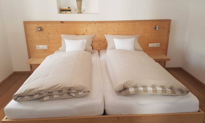 Kreuth Apartment | Inviting Ocean View Apartment G2 in Kreuth-Glashütte