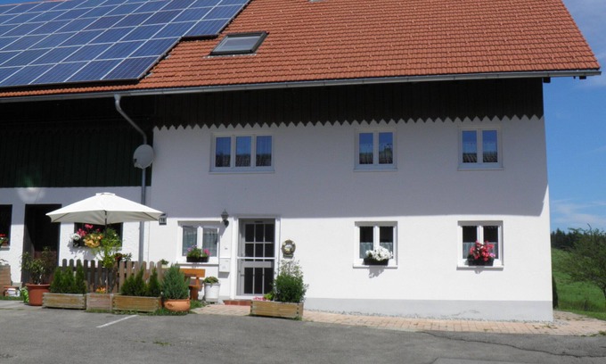 Christazhofen Apartment | Relaxing Vacation Apartment with Ocean and Lake Views