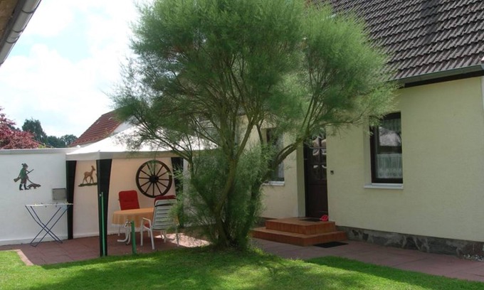 Wesenberg Apartment | Guest Rated 9.6: Oceanfront Apartment in Strasen
