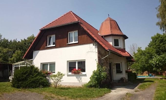 Zittau Apartment | Family-Friendly Apartment Knoche with Ocean View & Pool
