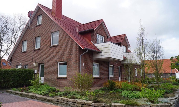 Werdum Apartment | Cozy Fireplace Retreat - Haus Friesentraum, 10/10 Rated