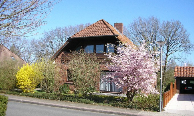 Friedeburg Apartment | Cozy 3-Bedroom Apartment with Ocean View in East Frisia