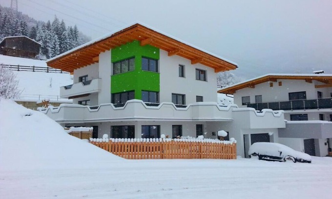 Emberg Apartment | Ideal Vacation Apartment 300m from Hochzillertal Valley Run